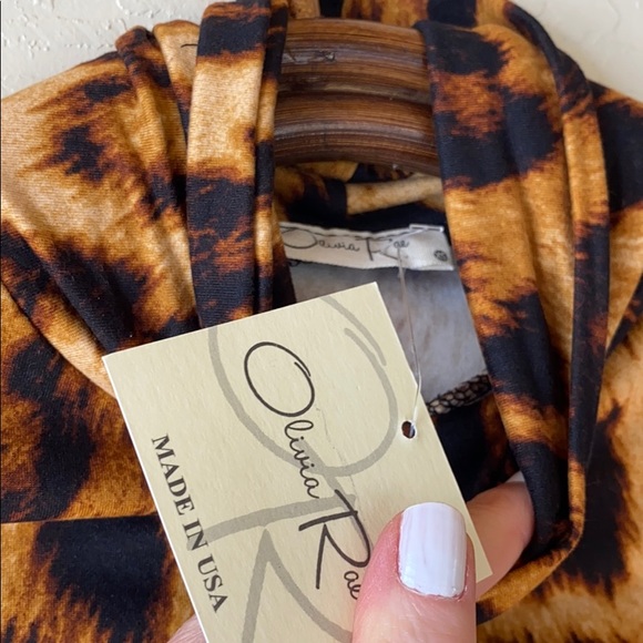 Leopard Turtleneck - Picture 3 of 5